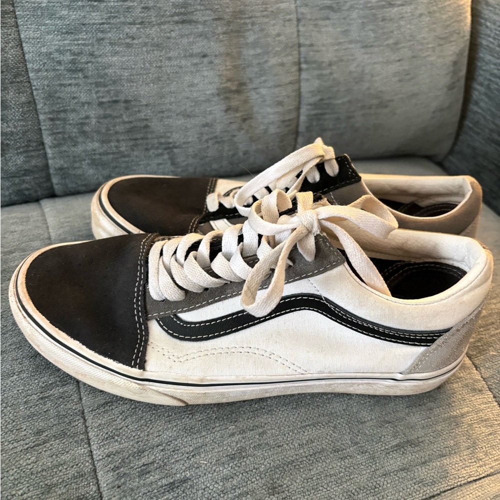 Vans Unisex Black and Cream Sneakers
